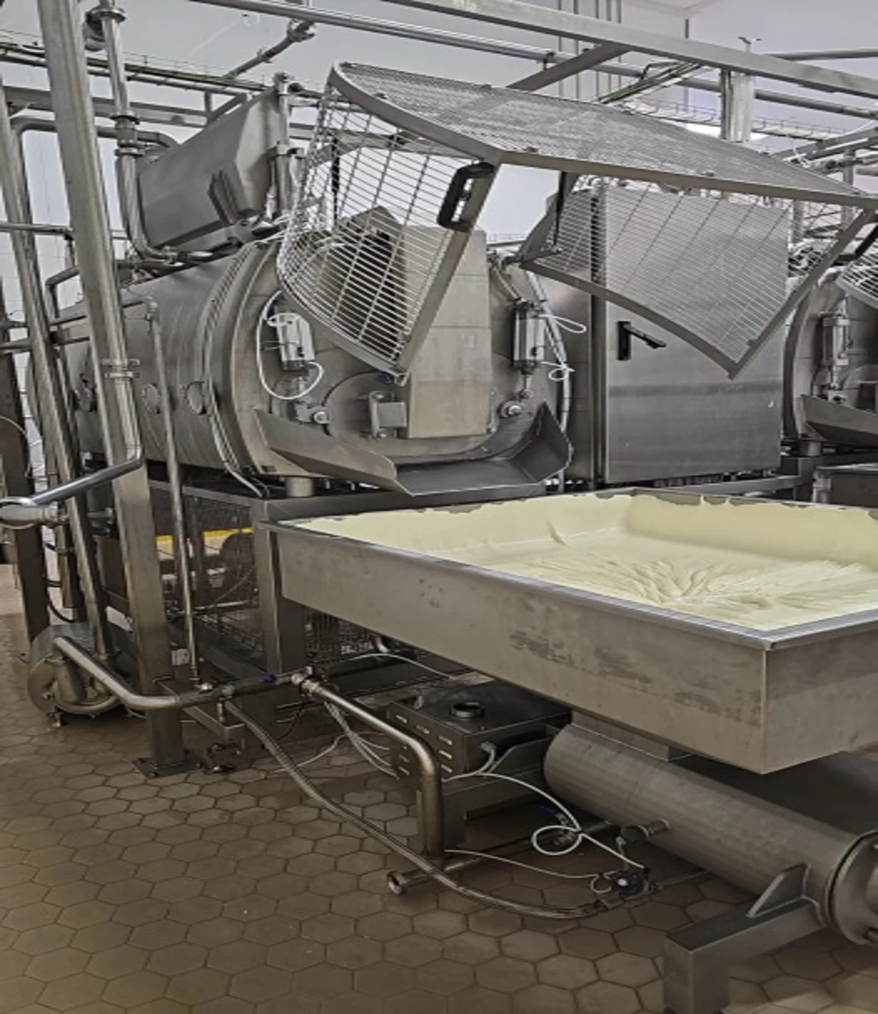 Extrusora de Transferencia — instalación real en planta de pasta filata